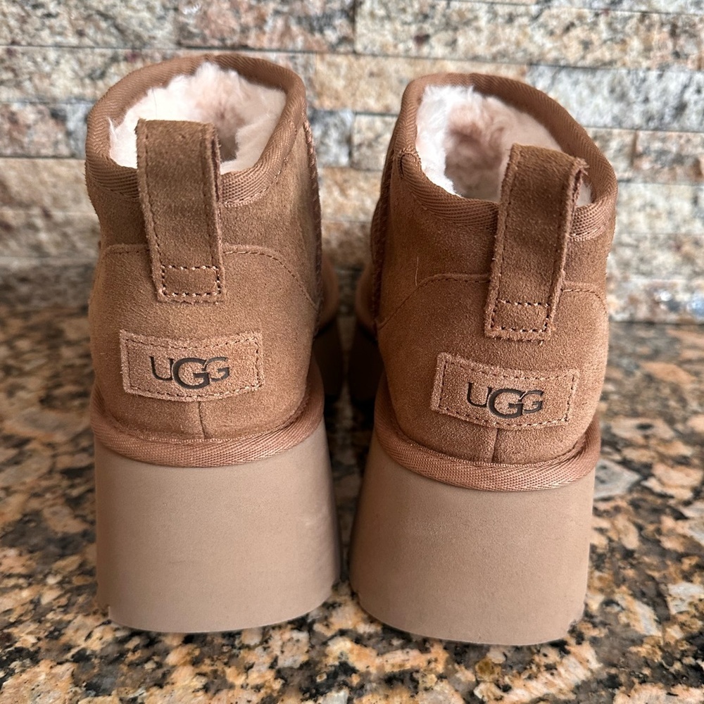 UGG®
Classic Ultra Mini New Heights Platform Boot - Picture 8 of 11